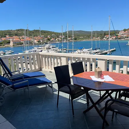 The Olive Tree Apartment Lumbarda