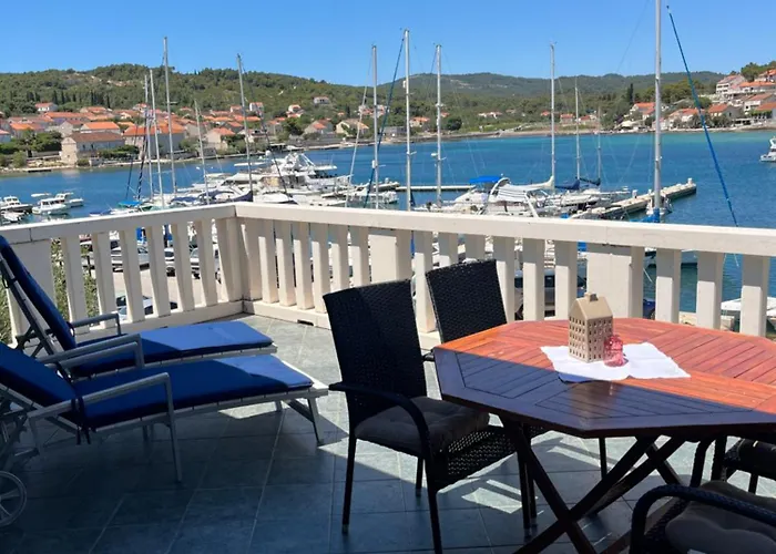 The Olive Tree Apartment Lumbarda